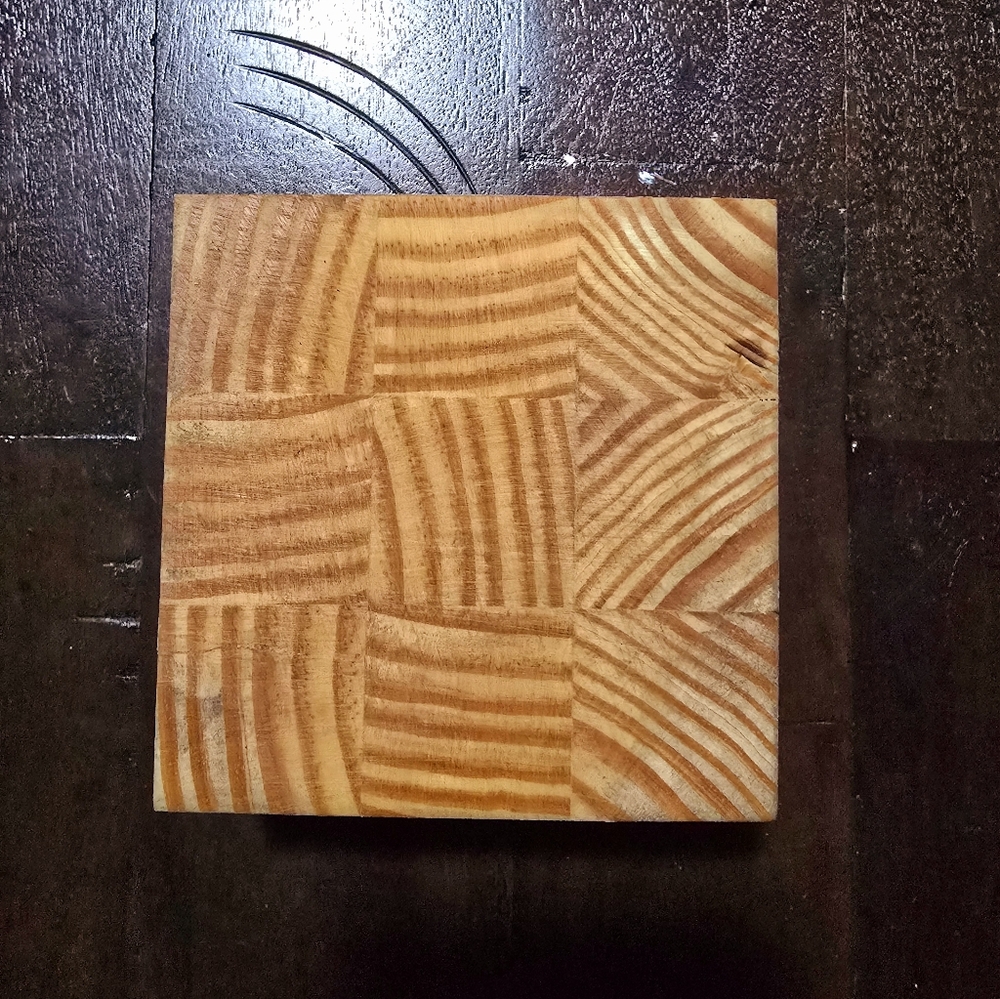 Wooden 4 peice coaster set Unique Grain Pattern with Cork Base.